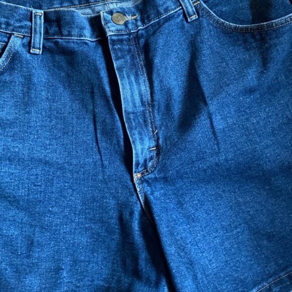 Women's Wrangler Vintage High Rise Medium Wash Classic Denim Blue Jean Shorts 32 - Picture 3 of 11